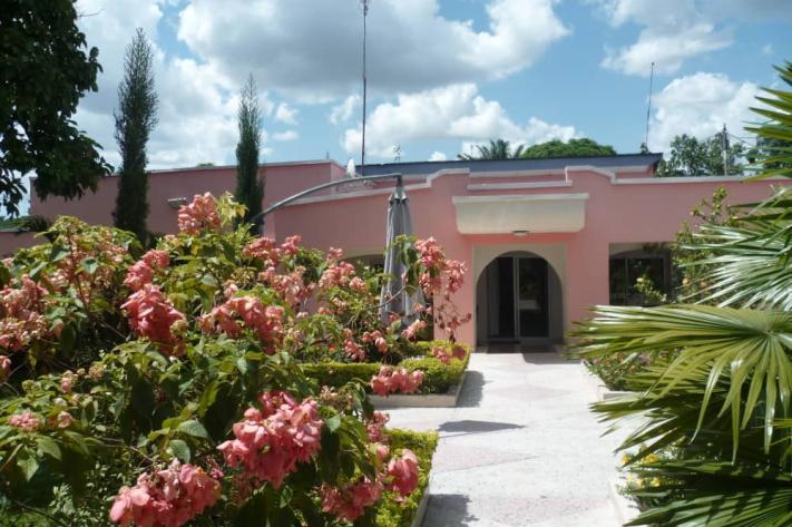 Mise En vente dans la cit Residentielle Maman Mobutu dune belle Villa de 4 Chambres et plusieurs autres pices 